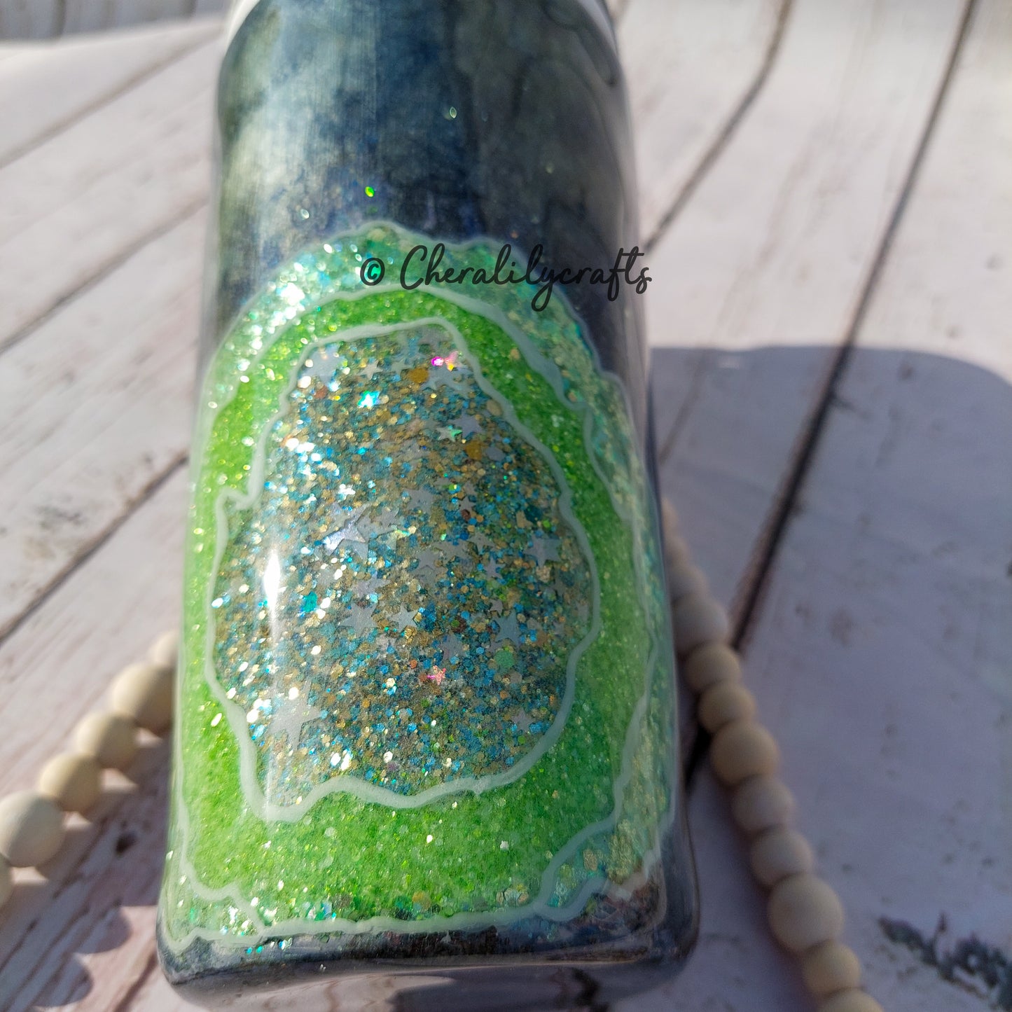 25 oz Geode Shaker Bottle
